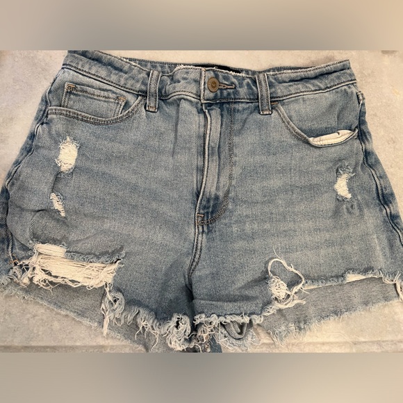 Hollister Pants - Hollister High-Rise Medium Wash Denim Jean Shorts 29